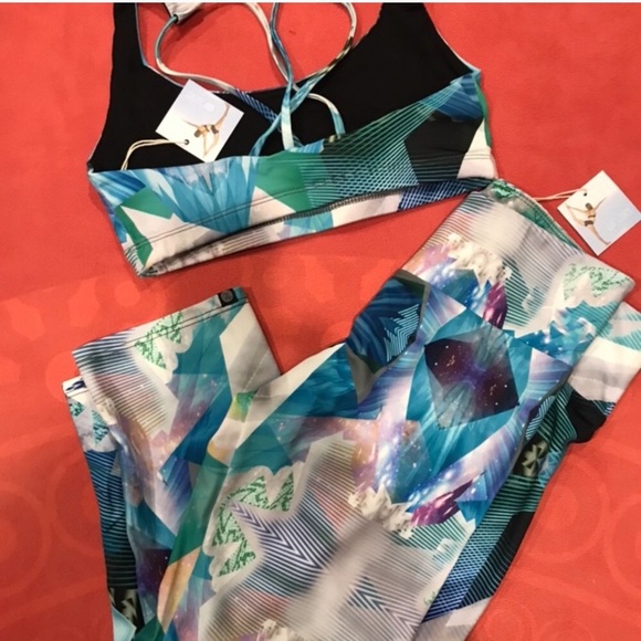 NWT ONZIE Hot Yoga Set - Picture 2 of 5